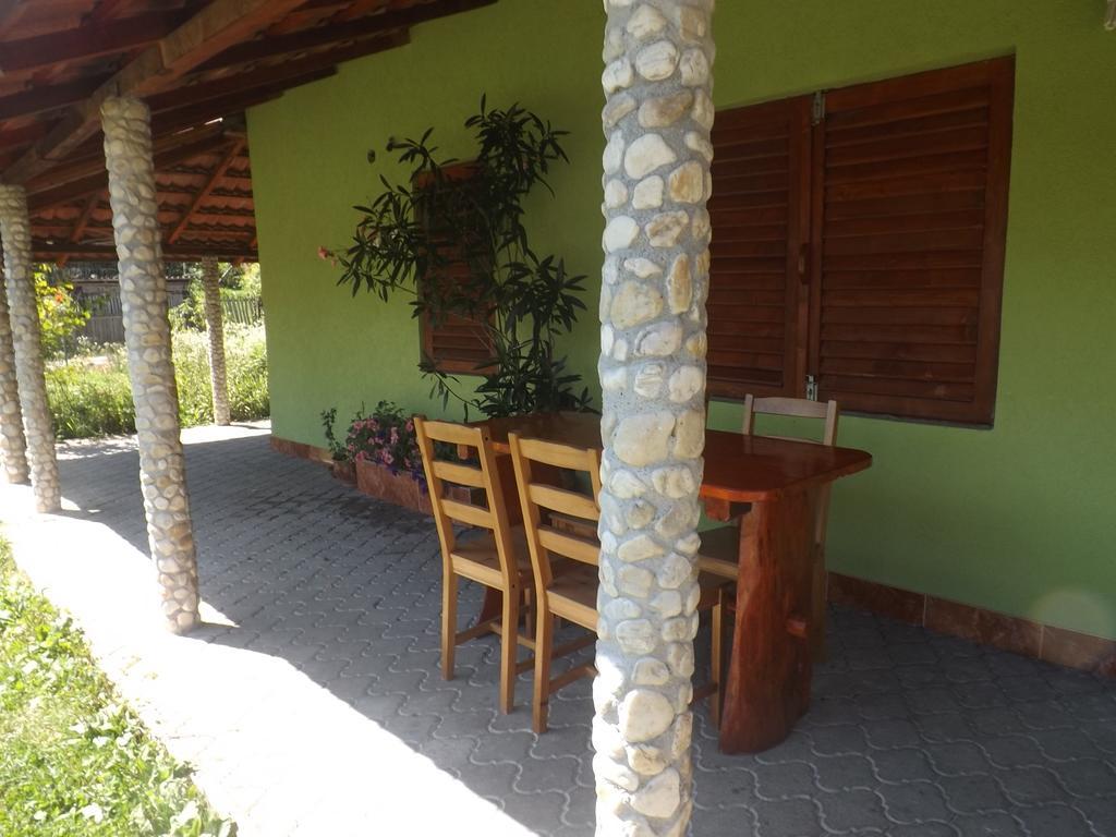 Hotel Casa Matteo à Arefu Extérieur photo